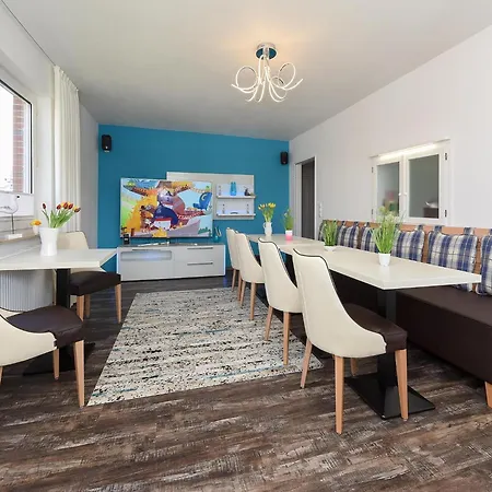70qm Mit Balkon In *