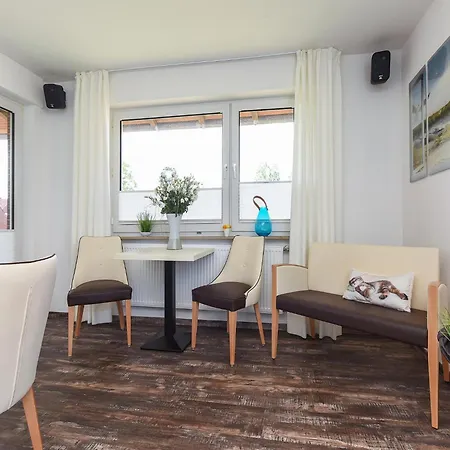 Apartmán 70qm Mit Balkon In *